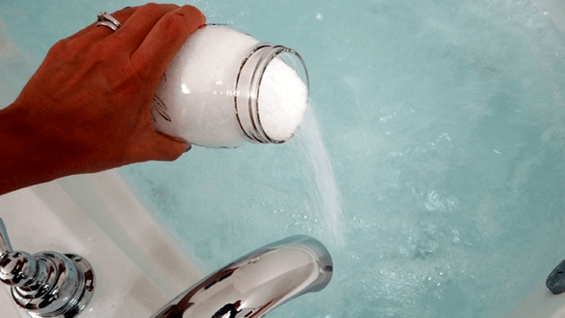 Bath with soda to increase the member
